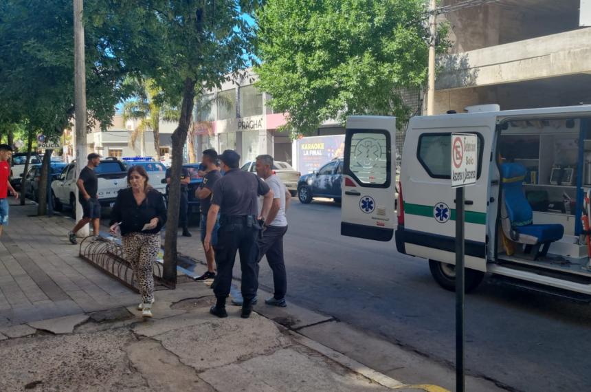 Un cadete resultoacute herido por un disparo accidental dentro de la Jefatura de Policiacutea