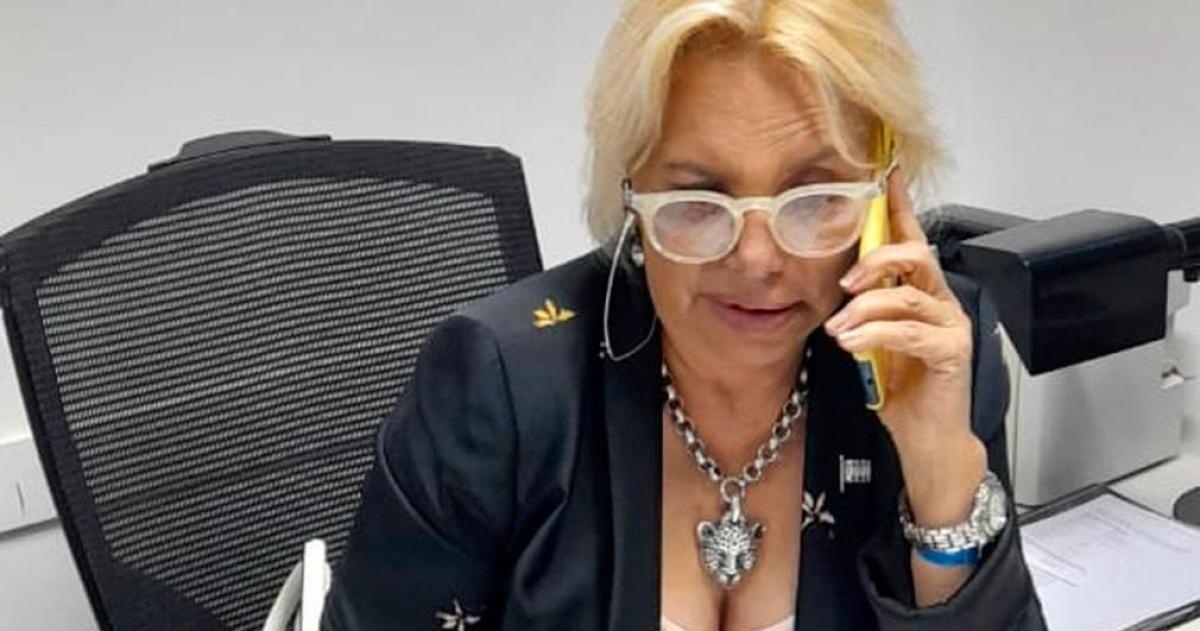 Influencers y charlatanes- la moda de divorciarse de los padres