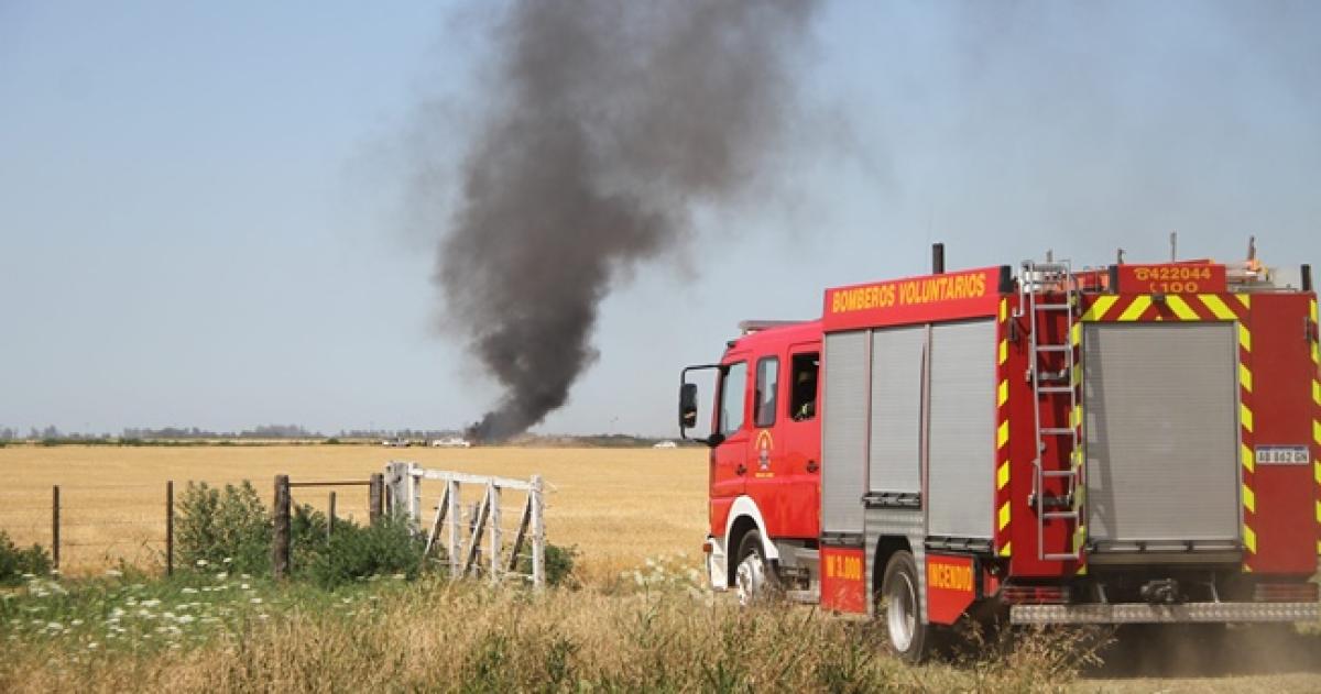 La columna de humo por el incendio se observaba desde varios kilómetros
