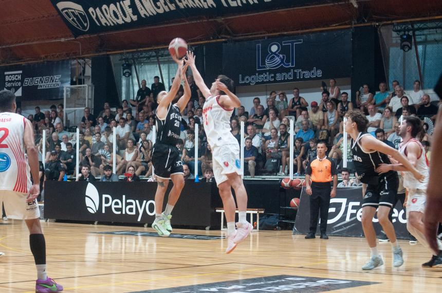 El encuentro tuvo un desarrollo equilibrado en la primera mitad