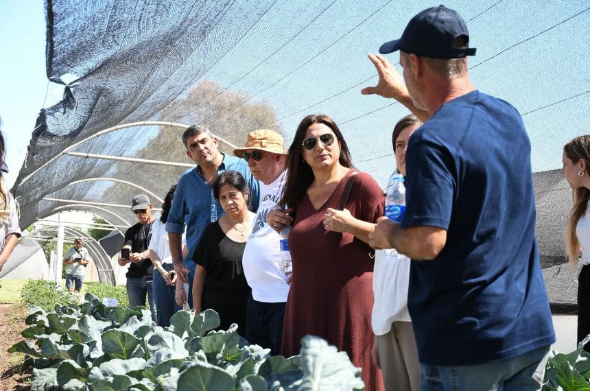 Bensusaacuten en el CERET y la planta laacutectea de La Comunitaria