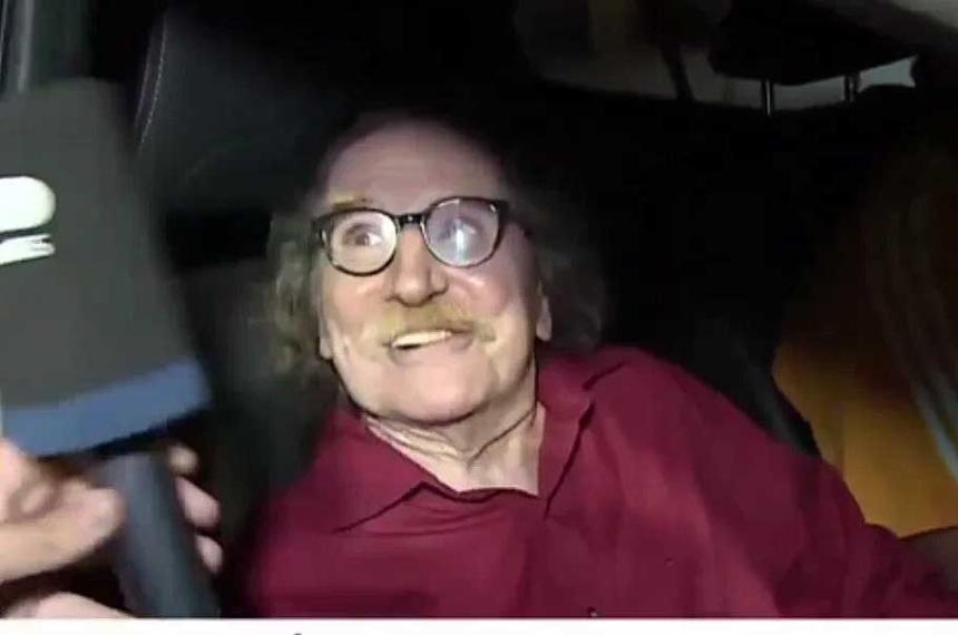 El artista Charly García tiene su esquina en Buenos Aires