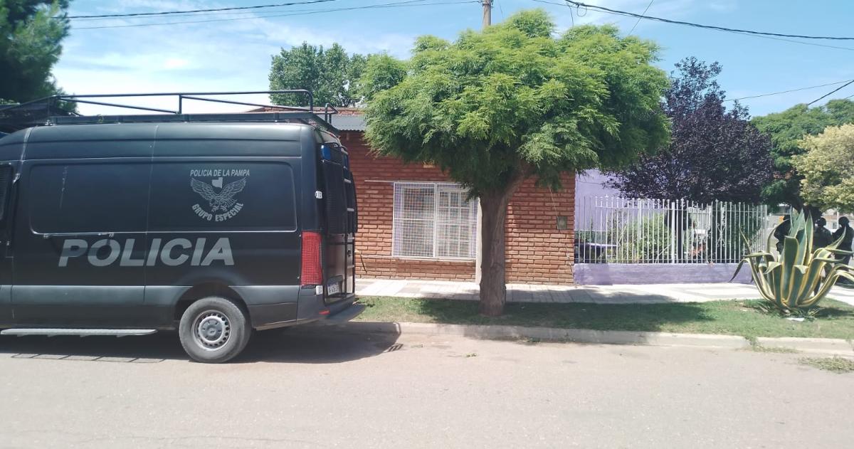 El GEO en la esquina de Plumerillo y Circunvalación