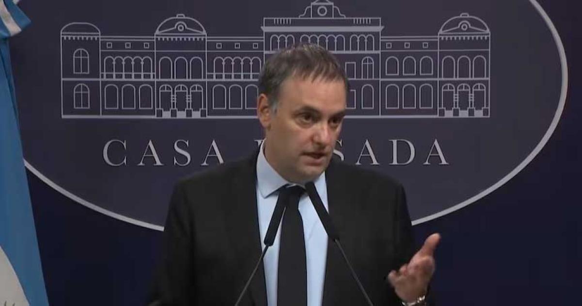 Manuel Adorni encabeza el Consejo de Mayo