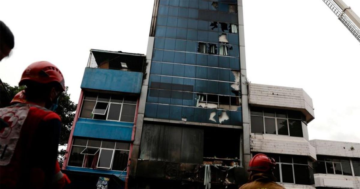 Indonesia- al menos 22 muertos incluida una mujer embarazada en el incendio de un edificio en Yakarta