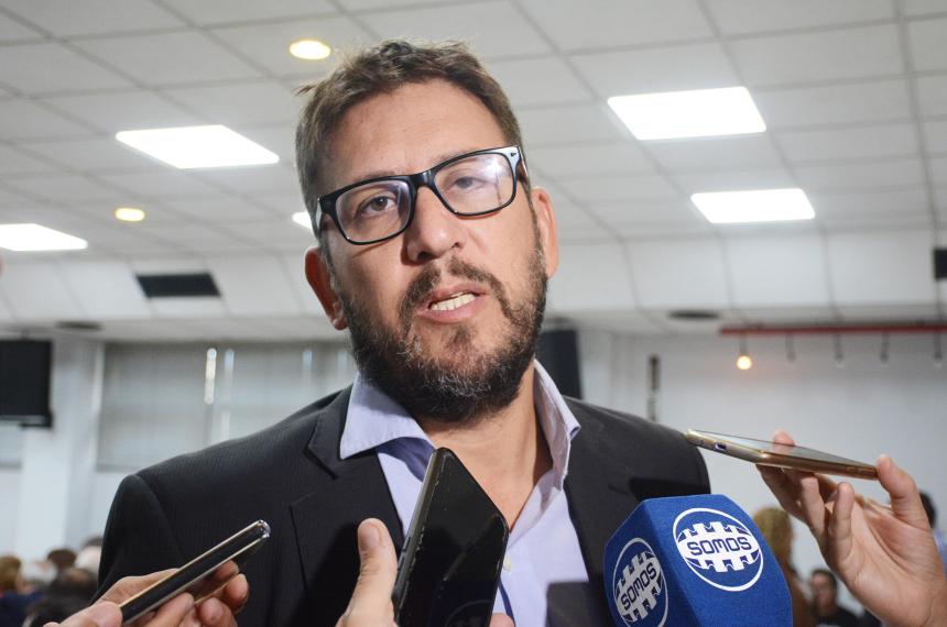 Peacuterez Araujo advirtioacute que Mendoza da viacutea libre al extractivismo