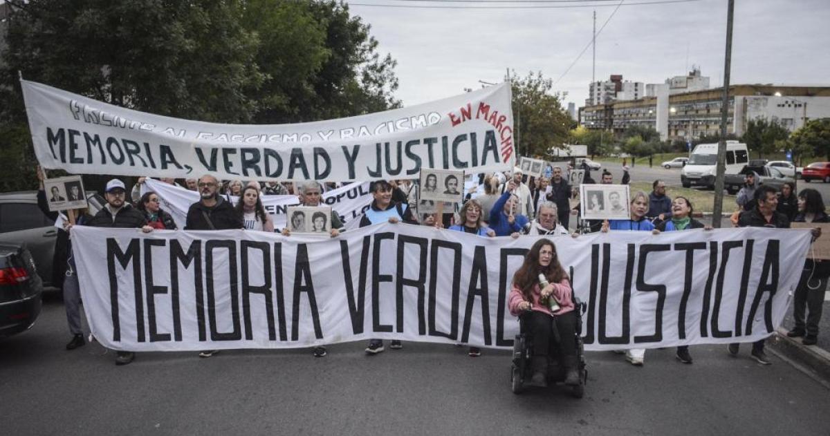 Manifestacioacuten en la Plaza- alzar la voz contra las injusticias