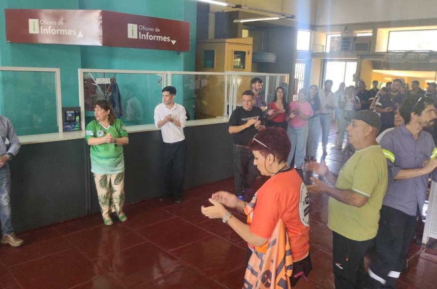 Batucada y asamblea en Casa de Gobierno contra la reforma laboral