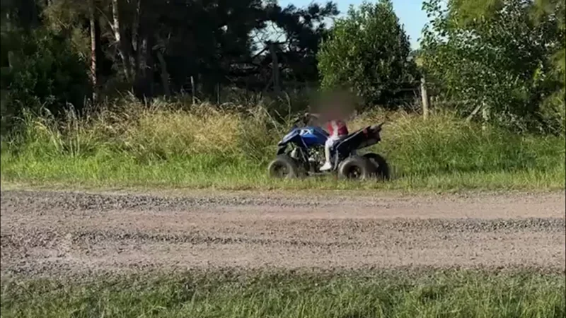 Le dio a manejar un cuatri a su hijo de 5 antildeos y le sacan la licencia