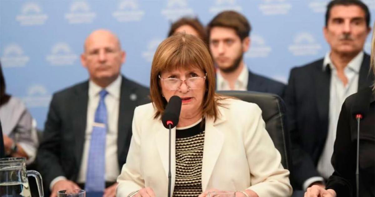 Bullrich celebroacute la reforma laboral y fijoacute un liacutemite a las horas gremiales pagas de los delegados