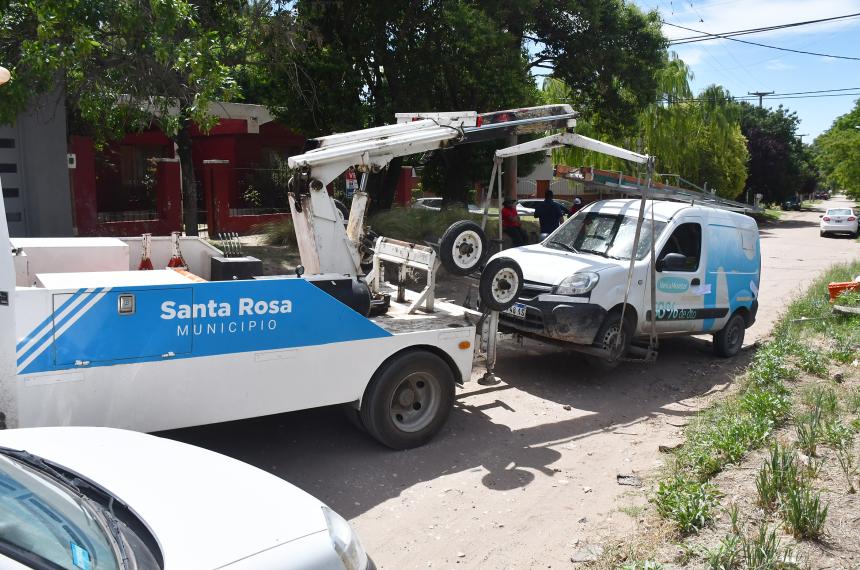 Una camioneta de Movistar secuestrada en noviembre por recambiar postes sin autorización