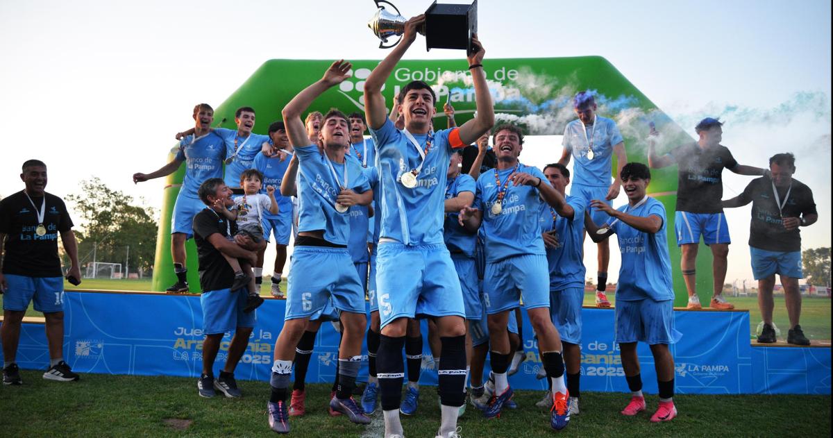 Diacutea de gloria para el fuacutetbol pampeano