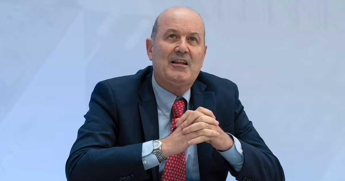 Sturzenegger defendió la reforma laboral