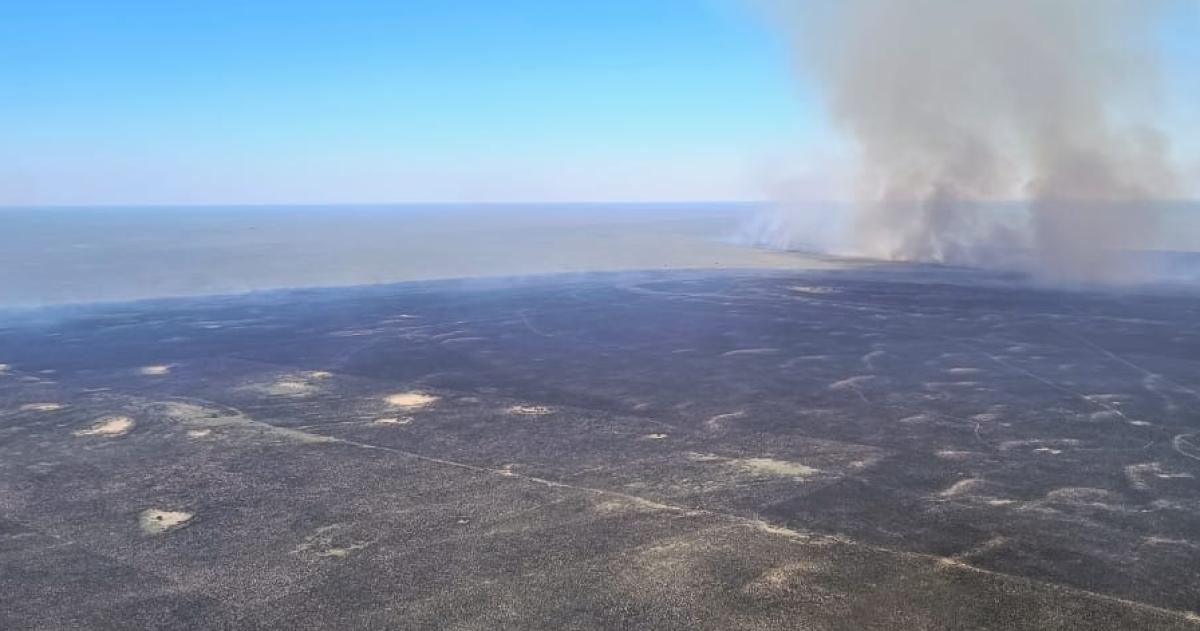 Defensa Civil trabajoacute en la contencioacuten de incendios rurales