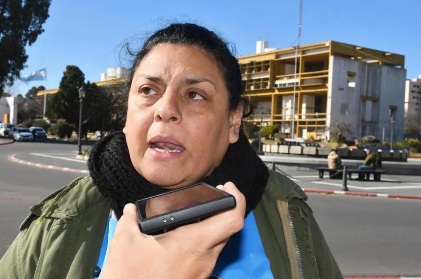 ATE picantea la paritaria- Si quieren achicar saquen a los funcionarios que estaacuten al pedo