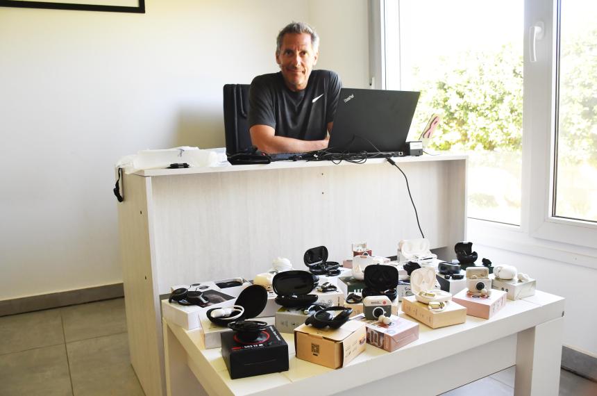 La segunda vida de El sentildeor de la Laguna- de una gerencia bancaria a emprendedor digital a los 55 antildeos