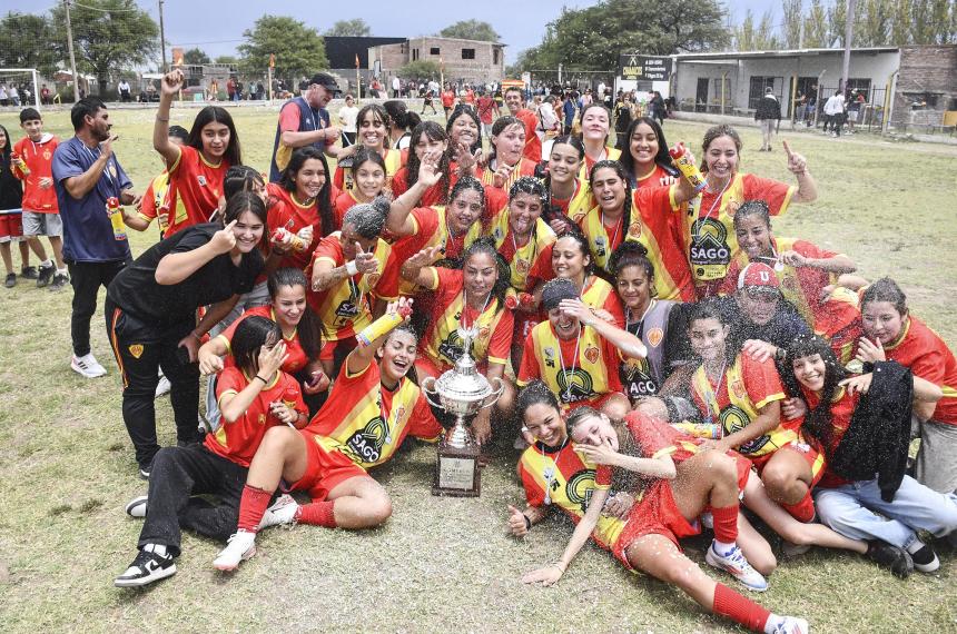 Fuacutetbol femenino- Guardia del Monte se consagroacute campeoacuten