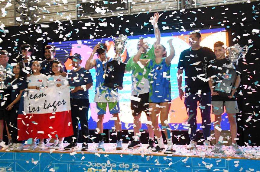 El orgullo de un encuentro deportivo y una extrantildea ausencia legislativa