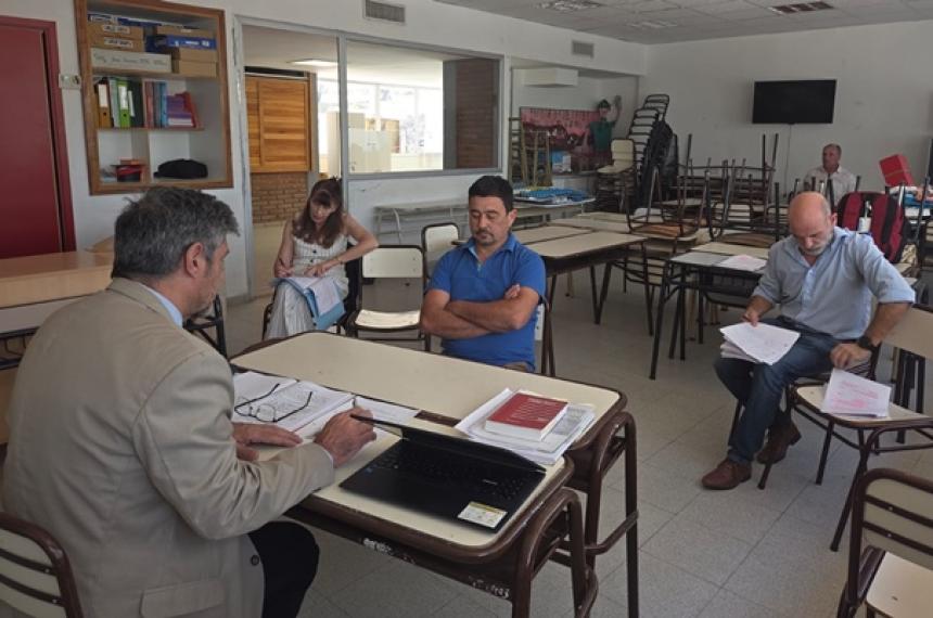 El ministro del STJ José Sappa tomó declaración en el Colegio Secundario de La Adela