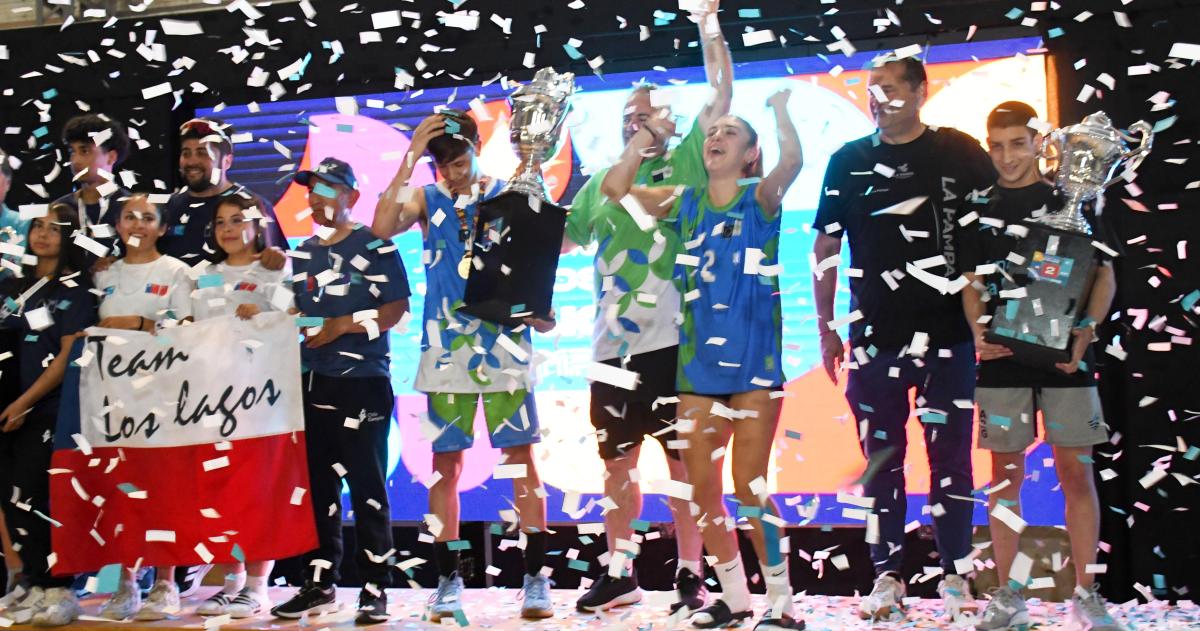 El orgullo de un encuentro deportivo y una extrantildea ausencia legislativa