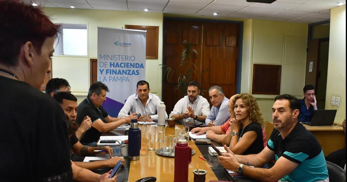 Se re�nen a partir de las 10-00 horas