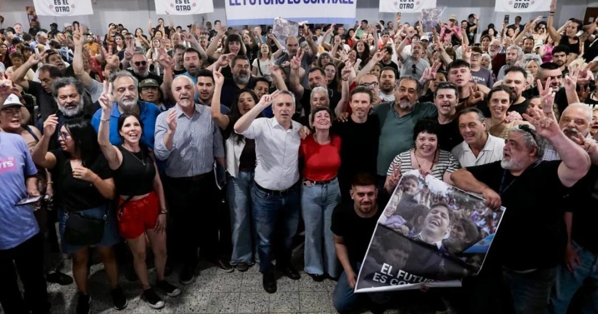 El Cuervo Larroque en un plenario de La Patreia es el Otro con dirigentes nacionales y locales