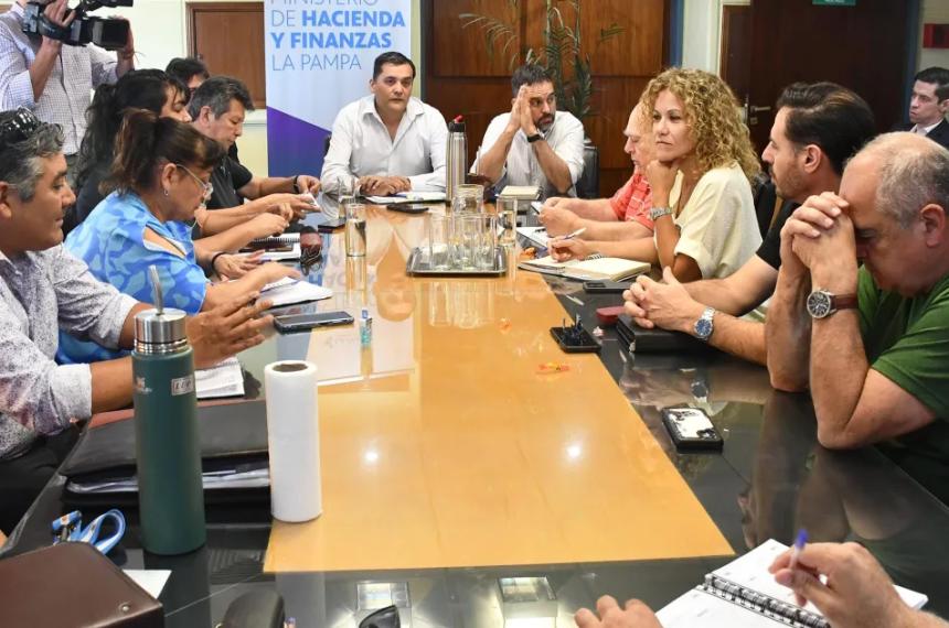 Paritaria- ATE dice que el gobierno desinforma y confunde