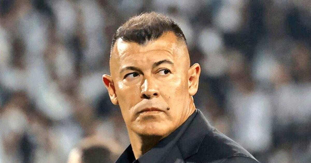 El entrenador viene de dirigir en el Colo Colo de Chile