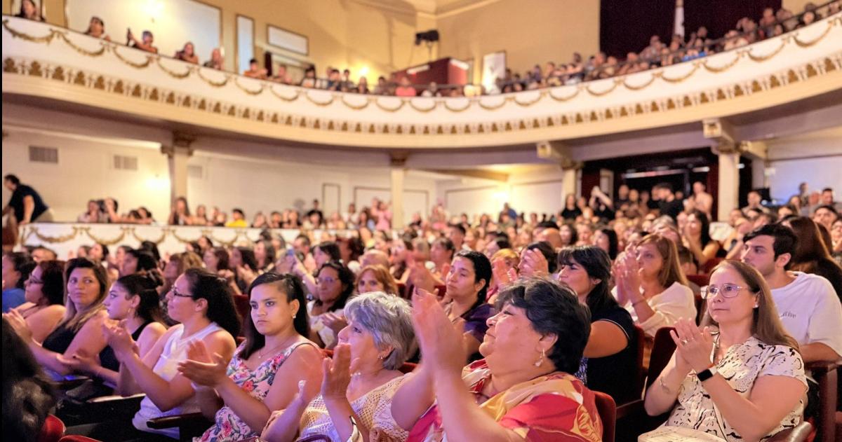 La ceremonia se llevó a cabo en el Teatro Español