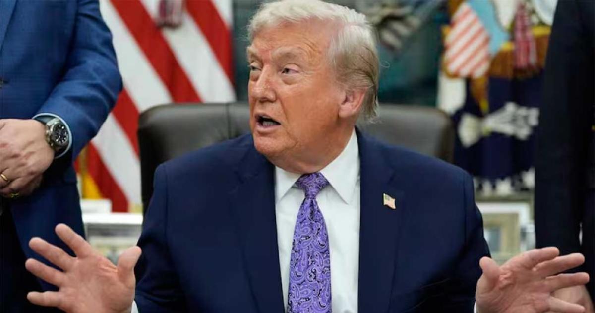 Trump extiende la prohibicioacuten de entrada a EEUU- cinco paiacuteses maacutes bajo restricciones totales