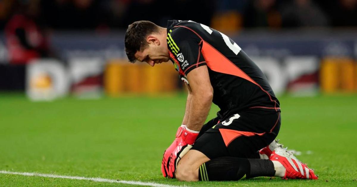 Dibu Martiacutenez se quedoacute sin el The Best- Donnarumma fue el elegido por la FIFA