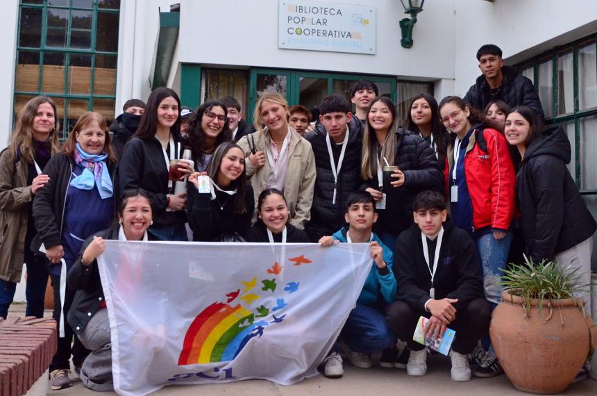 Estudiantes de diferentes instituciones educativas recorrieron las instalaciones de la CPE y participaron de actividades de difusión y fomento del cooperativismo