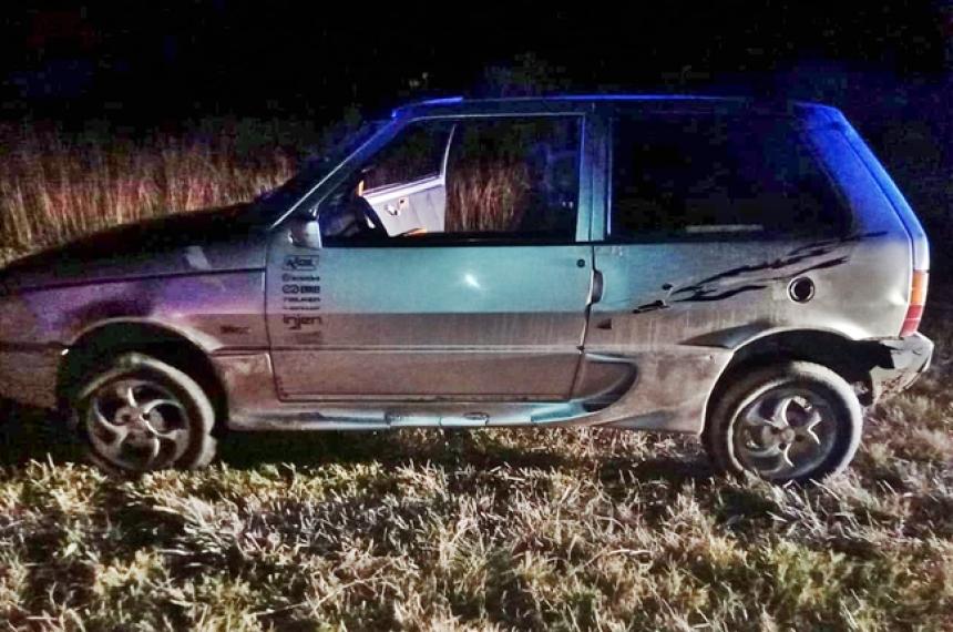 El auto fue abandonado en la Ruta Provincial 7