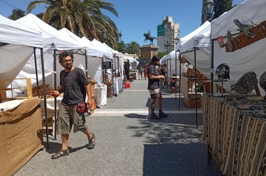 La Plaza San Martiacuten se viste de fiesta con la Feria del Regalo