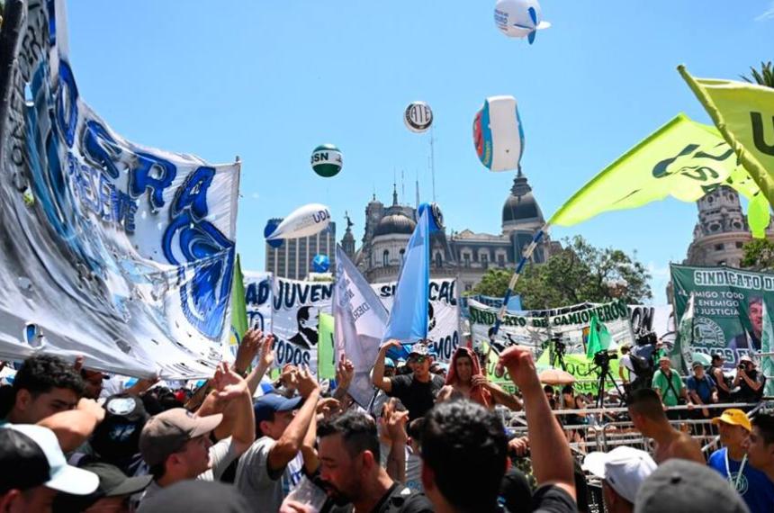 La CGT marchoacute contra la reforma laboral y busca mostrar poder de movilizacioacuten frente al Gobierno