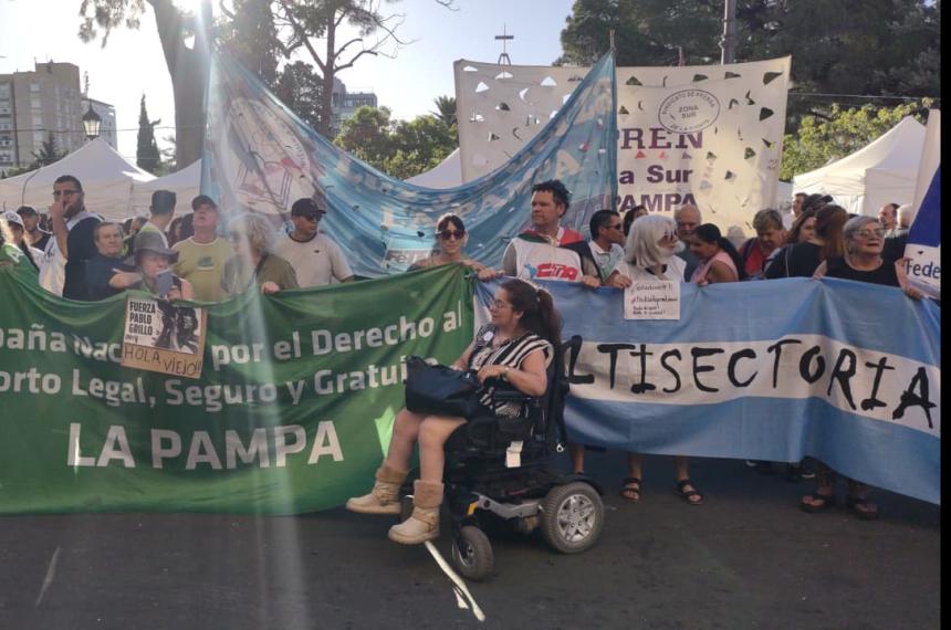 La concentración se hizo frente a la UNLPam