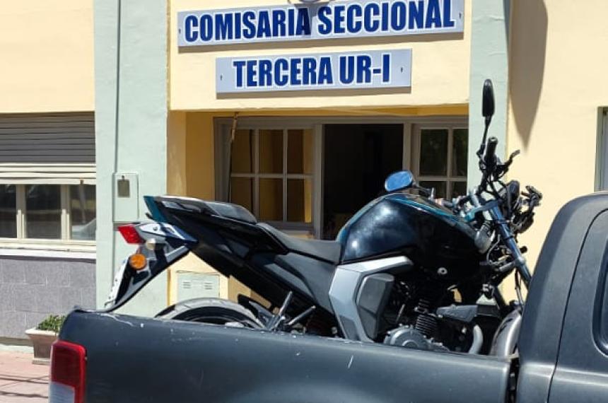 Detuvieron a una pareja tras amenazar a un hombre con un arma de fuego en plena calle