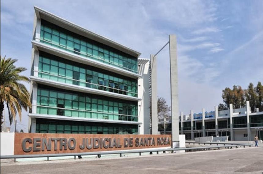 La abuela lleva años reclamando a la Defensoría N° 2 sin respuestas