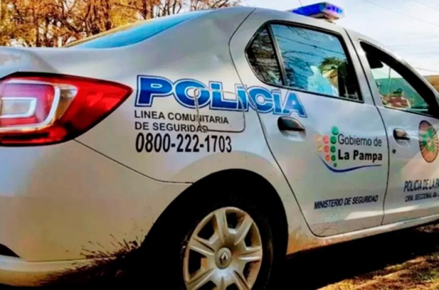 Una motociclista resultoacute herida tras un choque y caiacuteda en la calle Teleacuten