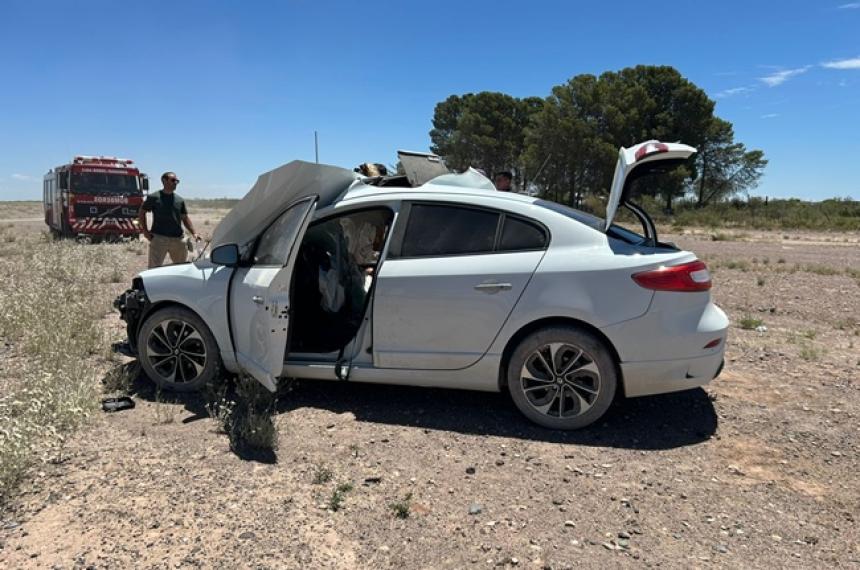 El conductor del Fluence fue rescatado por personal del bomberos