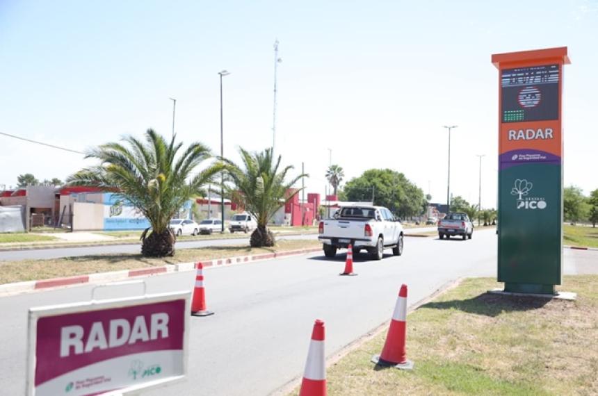 El tótem est� ubicado en la calle 9 de General Pico