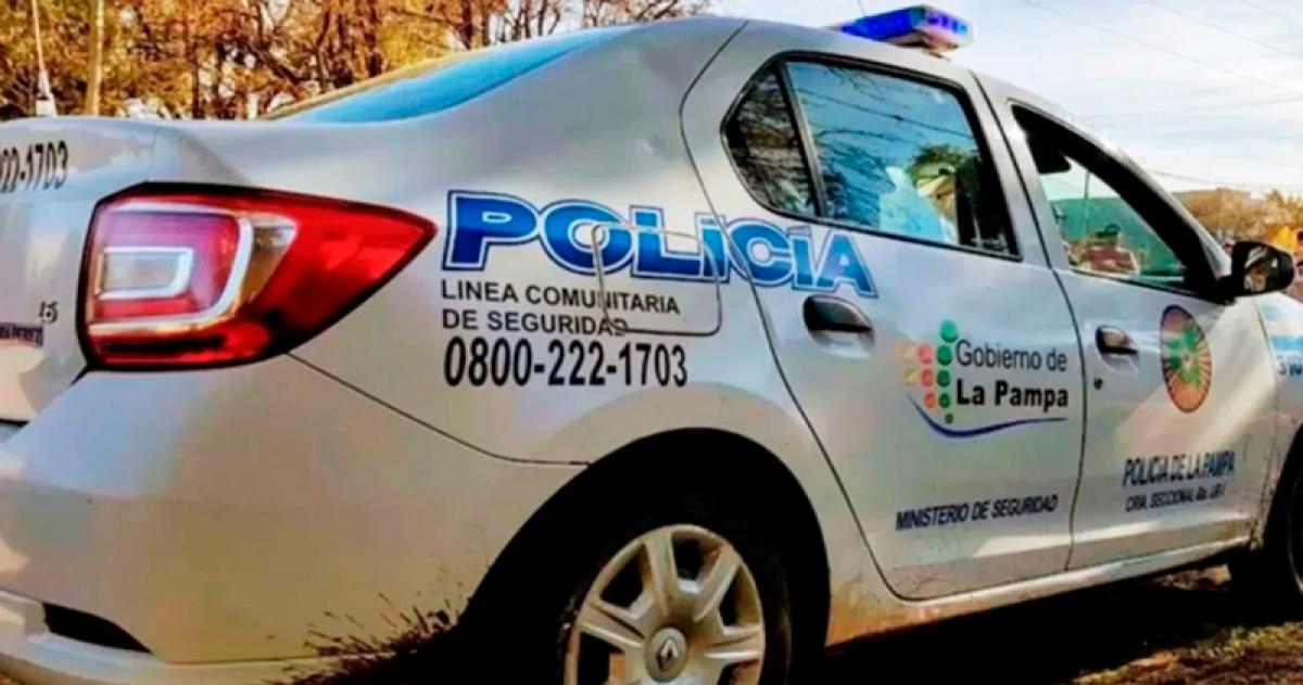 Una motociclista resultoacute herida tras un choque y caiacuteda en la calle Teleacuten