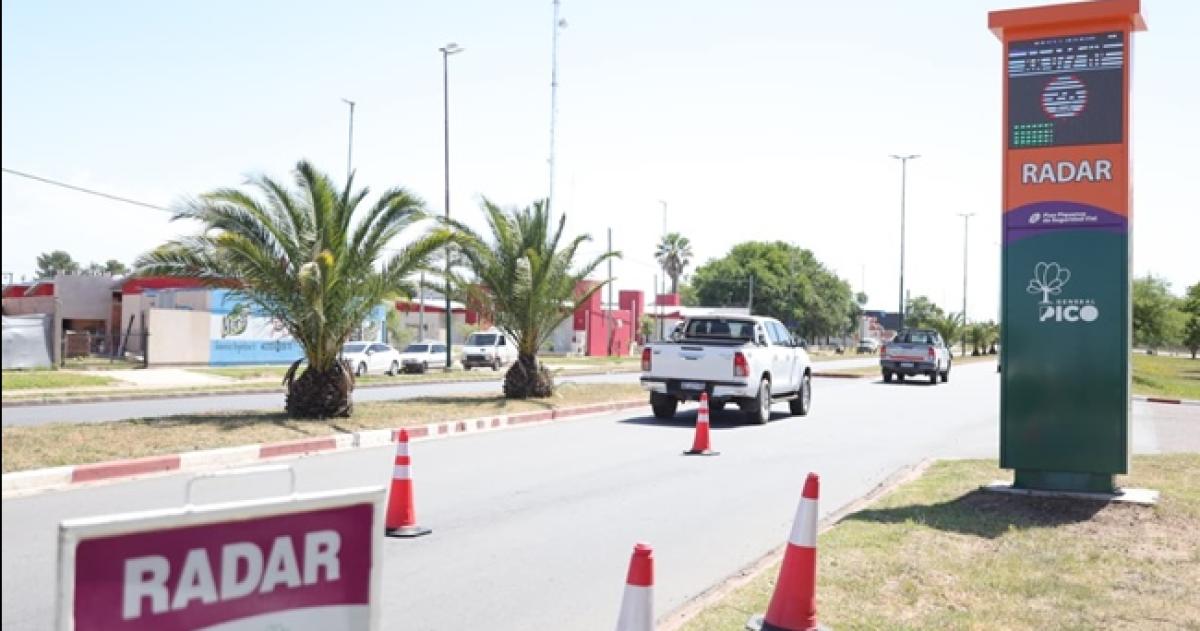 El tótem est� ubicado en la calle 9 de General Pico