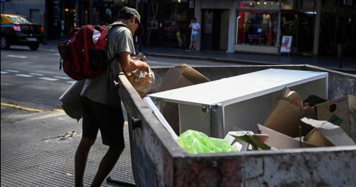 El Gobierno estimó que la pobreza se redujo a 275-en-porciento- en el tercer trimestre del año