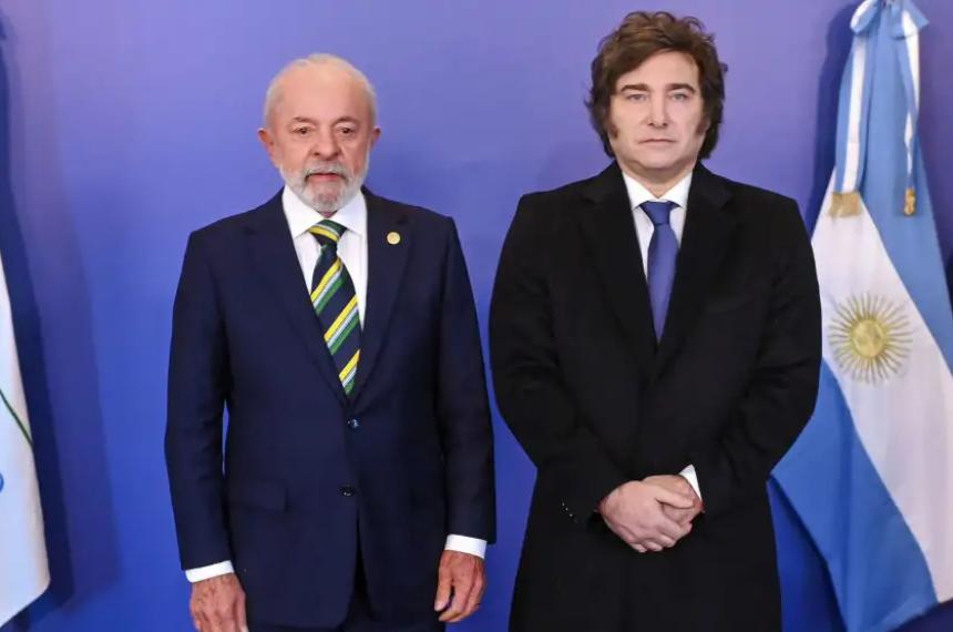 Milei y Lula cruzaron un saludo protocolar