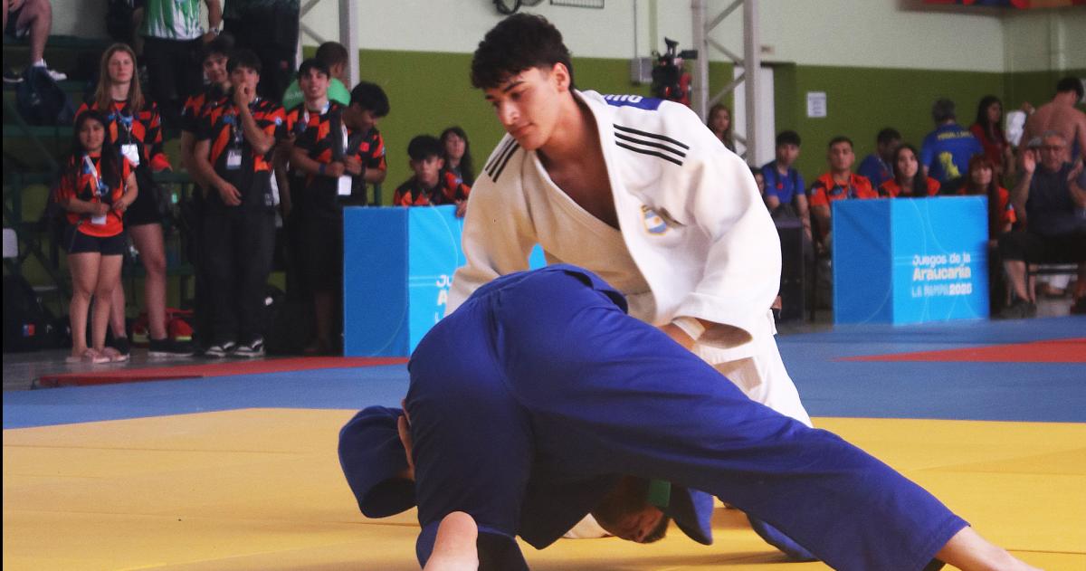 Quinteros recibió el premio que otorga la Dirección de Deportes de la Municipalidad de Santa Rosa