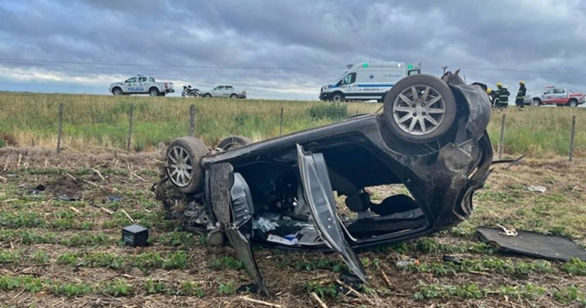 Los cuatro ocupantes del auto resultaron ilesos