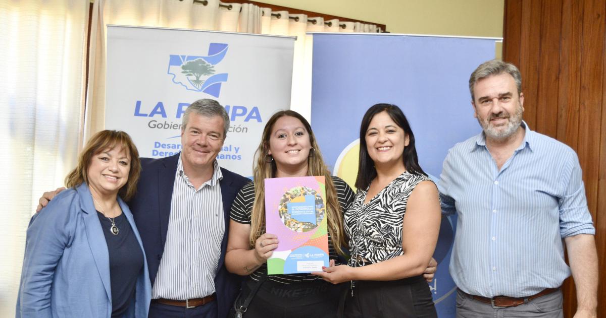 Ley de Descentralizacioacuten- entregaron maacutes de 10 millones en Uriburu y Metileo