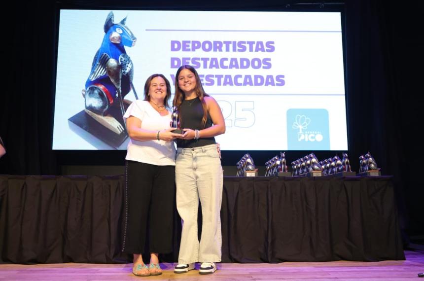 General Pico distinguioacute a sus deportistas 2025