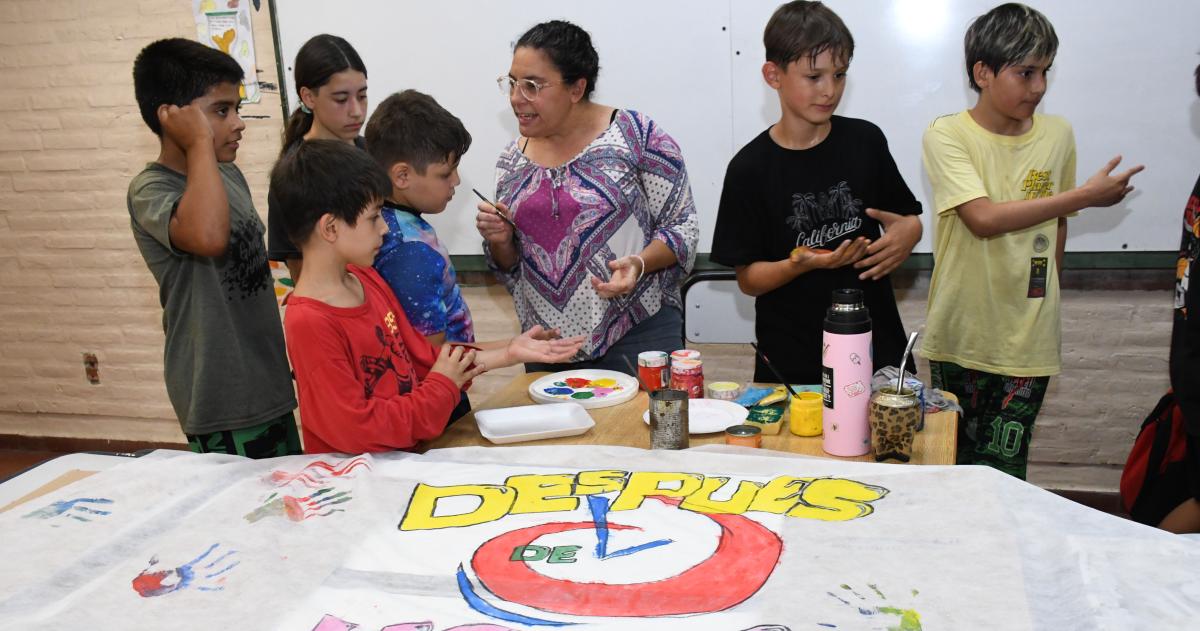 Despueacutes de Hora- encuentros comunitarios para nintildeas nintildeos y adolescentes